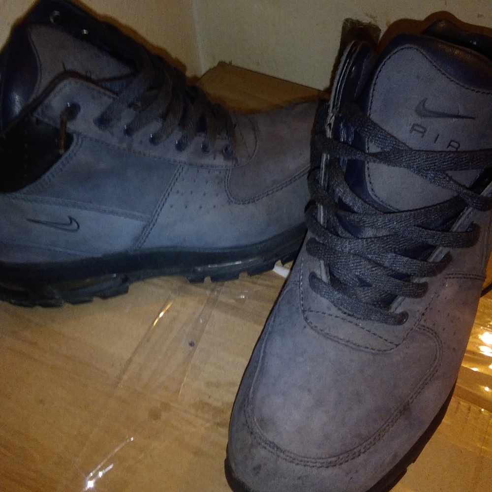 Nike Goadame ACG sz 9 Suede